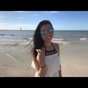 Meet your Posher, Rena